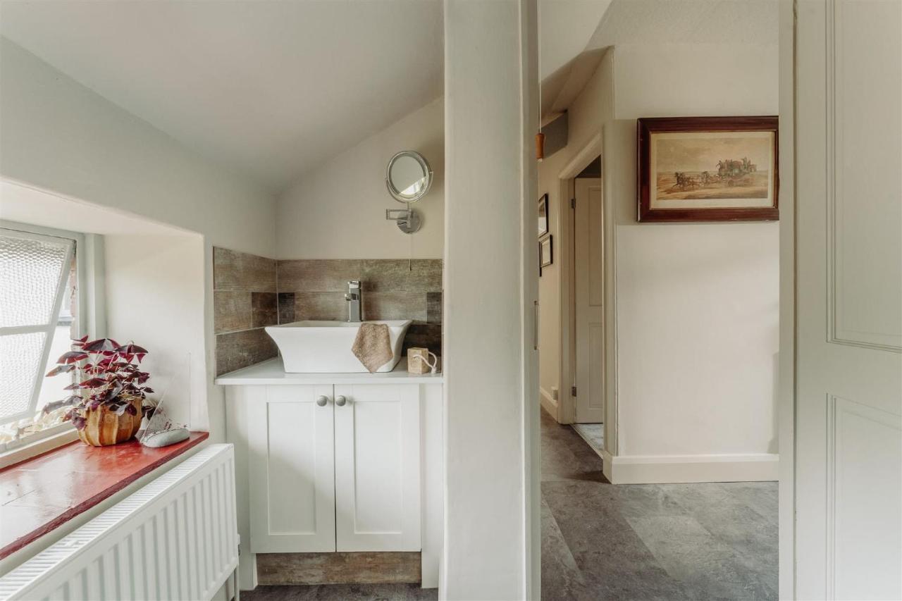 Ferienwohnung The Stables - Charming 15Th-Century Rural Bolthole Newton Abbot Exterior foto