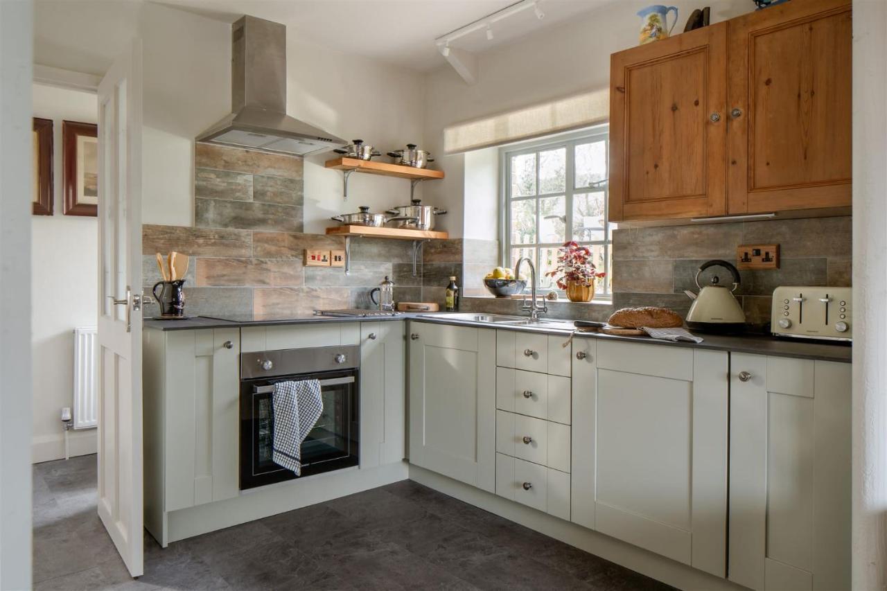 Ferienwohnung The Stables - Charming 15Th-Century Rural Bolthole Newton Abbot Exterior foto
